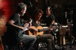 DOMINIC MILLER, guitarrista de STING, nuevo artista Mirmidon para Espa&ntilde;a y Portugal. Contrataci&oacute;n abierta.