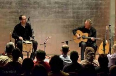 LA MUSGA&Ntilde;A. Gira Entre Dos